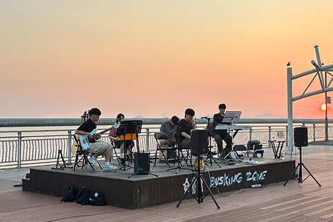 포크라인 활동사진